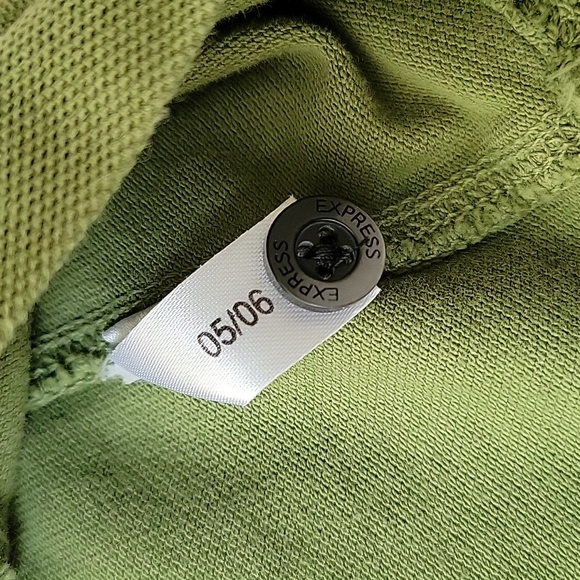 Express Classic Fit Small Lion Polo - Picture 5 of 7